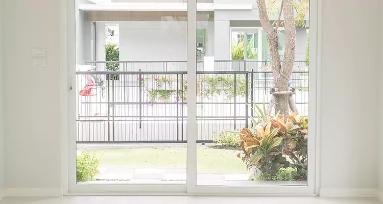 Balcony Screen Door Repair in Ormond Beach, FL