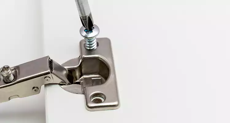 Screen Door Hinge Repair in Ormond Beach, FL