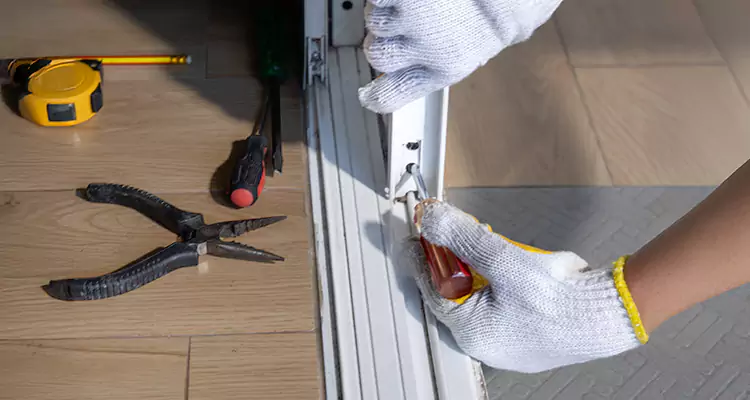 Screen Door Wheel Replacement in Ormond Beach, FL