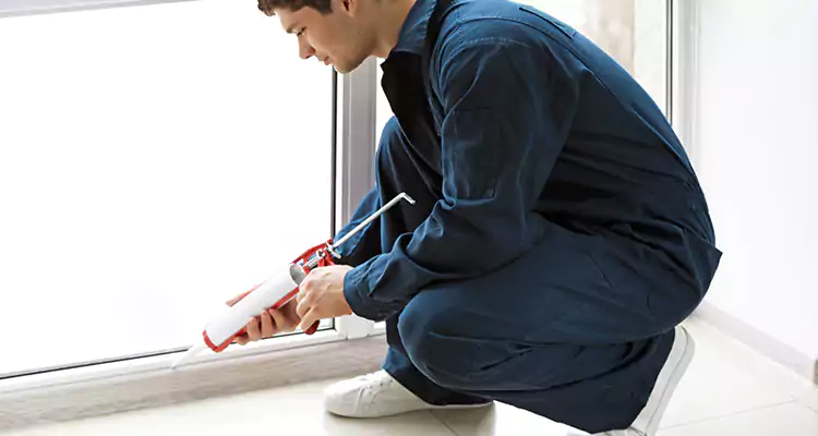 Window Glass Caulk Repair in Ormond Beach, FL